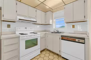 3100 W Rolling Hills Cir, Davie, FL 33328 - Photo 19