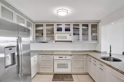 2555 Collins Ave #1508, Miami Beach, FL 33140 - Photo 5