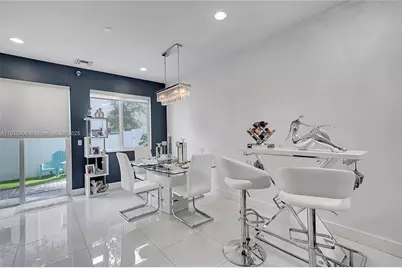 140 SE 7th Way, Pompano Beach, FL 33060 - Photo 9