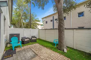 140 S E 7th Way, Pompano Beach, FL 33060 - Photo 33
