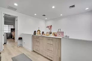 140 S E 7th Way, Pompano Beach, FL 33060 - Photo 19