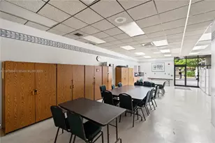 1000 Colony Point Cir, Pembroke Pines, FL 33026 - Photo 47