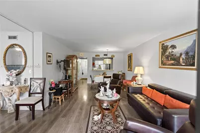 1000 Colony Point Cir #308, Pembroke Pines, FL 33026 - Photo 3