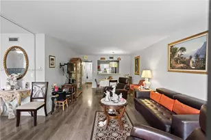 1000 Colony Point Cir, Pembroke Pines, FL 33026 - Photo 3