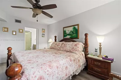 1000 Colony Point Cir #308, Pembroke Pines, FL 33026 - Photo 13