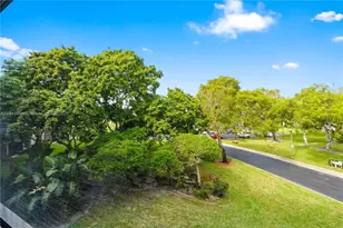 1000 Colony Point Cir, Pembroke Pines, FL 33026 - Photo 59