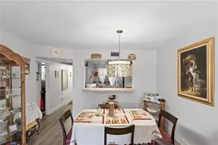 1000 Colony Point Cir, Pembroke Pines, FL 33026 - Photo 5