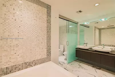 200 Biscayne Boulevard Way #4109, Miami, FL 33131 - Photo 19