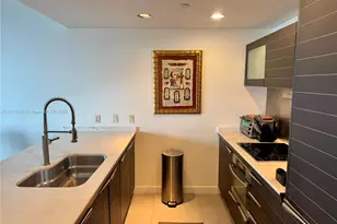 200 Biscayne Blvd Way, Miami, FL 33131 - Photo 9