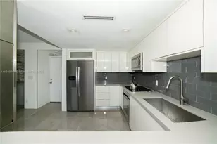 100 Bayview Dr, Sunny Isles Beach, FL 33160 - Photo 7