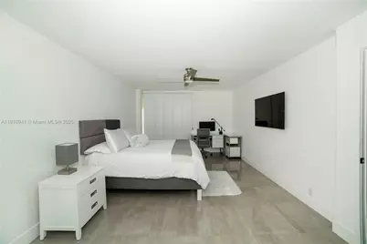 100 Bayview Dr #325, Sunny Isles Beach, FL 33160 - Photo 45