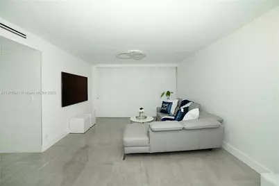 100 Bayview Dr #325, Sunny Isles Beach, FL 33160 - Photo 23