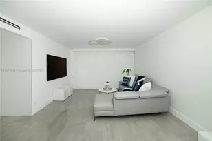 100 Bayview Dr, Sunny Isles Beach, FL 33160 - Photo 23