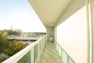 100 Bayview Dr, Sunny Isles Beach, FL 33160 - Photo 55