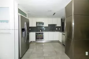 100 Bayview Dr, Sunny Isles Beach, FL 33160 - Photo 9