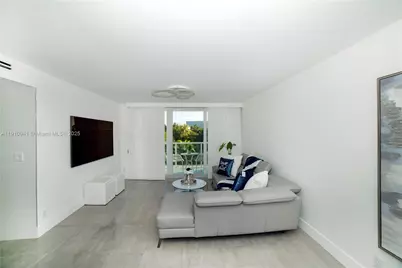 100 Bayview Dr #325, Sunny Isles Beach, FL 33160 - Photo 17