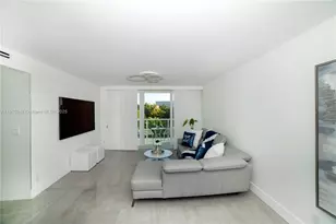 100 Bayview Dr, Sunny Isles Beach, FL 33160 - Photo 17