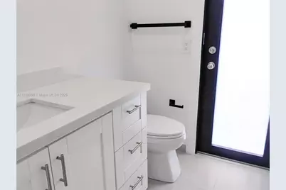 20615 NE 9th Ct, Miami, FL 33179 - Photo 13