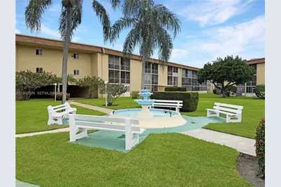 500 W Village Green Cir W #203, Palm Springs, FL 33461 - Photo 17