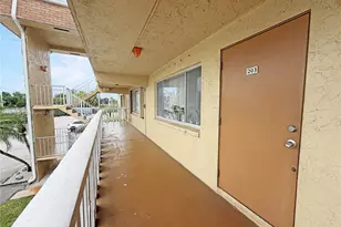 500 W Village Green Cir W, Palm Springs, FL 33461 - Photo 3