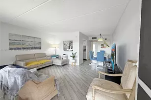 500 W Village Green Cir W, Palm Springs, FL 33461 - Photo 1