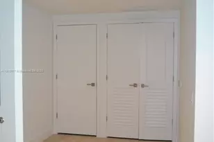 1080 Brickell Ave, Miami, FL 33131 - Photo 5