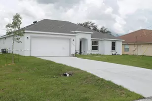 5838 NW Coosa Dr, Port Saint Lucie, FL 34986 - Photo 1