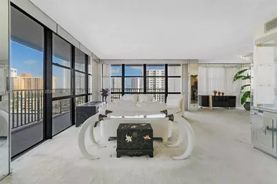 800 Parkview Dr #1021, Hallandale Beach, FL 33009 - Photo 3