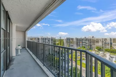 800 Parkview Dr #1021, Hallandale Beach, FL 33009 - Photo 11