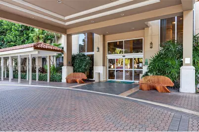 19501 W Country Club Dr #313, Aventura, FL 33180 - Photo 7