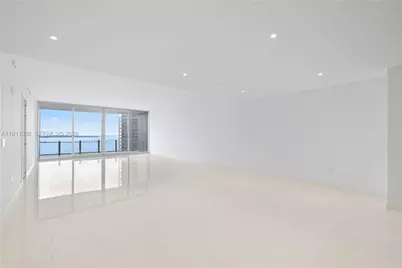 300 Biscayne Boulevard Way #3404, Miami, FL 33131 - Photo 9