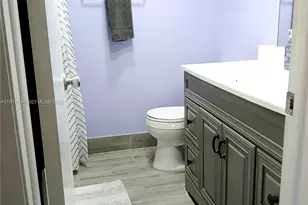 10442 Sunrise Lakes Blvd, Sunrise, FL 33322 - Photo 11