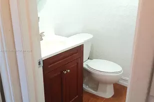 10442 Sunrise Lakes Blvd, Sunrise, FL 33322 - Photo 9