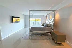 879 NE 195th St, Miami, FL 33179 - Photo 15