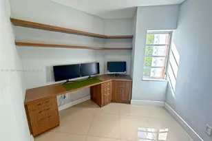 879 NE 195th St, Miami, FL 33179 - Photo 27