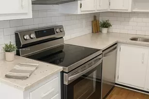 227 Castlewood Dr, North Palm Beach, FL 33408 - Photo 7