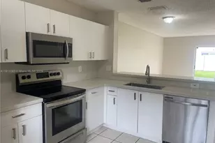 854 NW 208th Dr, Pembroke Pines, FL 33029 - Photo 3