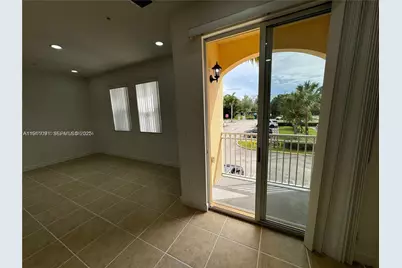 10012 NW 7th St #208, Miami, FL 33172 - Photo 9