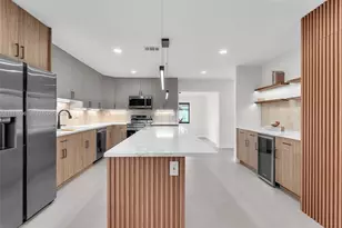 2120 NE 55th Ct, Fort Lauderdale, FL 33308 - Photo 23