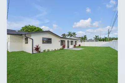 2120 NE 55th Ct, Fort Lauderdale, FL 33308 - Photo 9