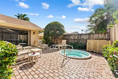 7665 Sierra Dr W, Boca Raton, FL 33433 - Photo 13