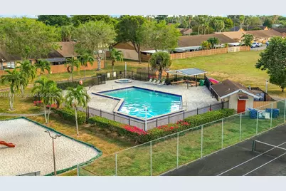 6722 NW 192nd Ln, Hialeah, FL 33015 - Photo 43