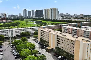 319 NE 14th Ave, Hallandale Beach, FL 33009 - Photo 35