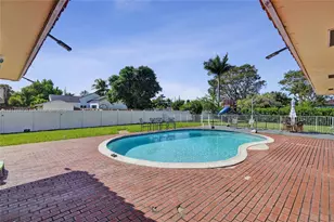 2 NE 160th St, Miami, FL 33162 - Photo 37