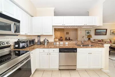 17150 N Bay Rd #2207, Sunny Isles Beach, FL 33160 - Photo 7