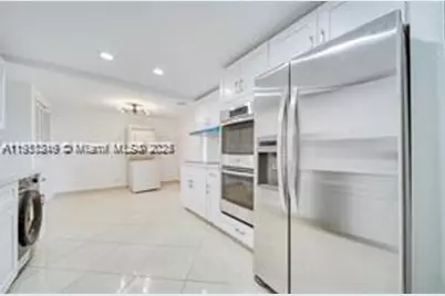 1800 NE 114th St #902, Miami, FL 33181 - Photo 3
