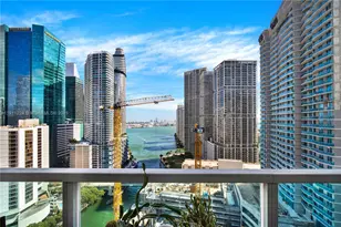 31 SE 5th St, Miami, FL 33131 - Photo 13