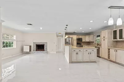 13791 SW 18th Ct, Davie, FL 33325 - Photo 9