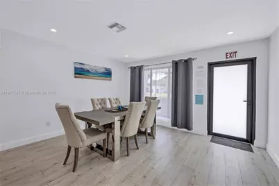 217 N 31st Ave, Hollywood, FL 33021 - Photo 9