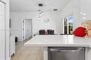 2741 NE 4th St, Homestead, FL 33033 - Photo 7